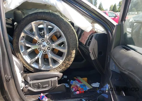 2019 Ford Expedition Platinum z USA, uszkodzony, nr VIN 1FMJU1MT9KEA52828